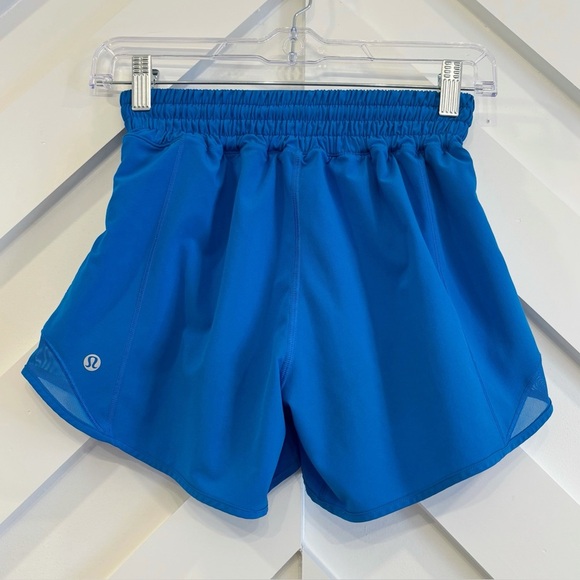 lululemon athletica Pants - Lululemon Hotty Hot High Rise Shorts 4" In Poolside Size 2